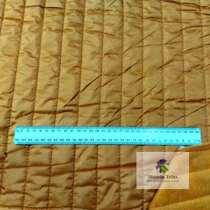 Ideal para prendas de vestir: chalecos, camperas, estuches, cubre camas, capas de caballo y para abrigar a nuestras mascotas. Ancho 1.40 MTS