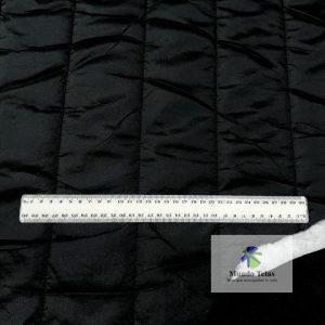 Ideal para prendas de vestir: chalecos, camperas, estuches, cubre camas, capas de caballo y para abrigar a nuestras mascotas. Ancho 1.40 MTS Tamaño de rombo 1,6 cm